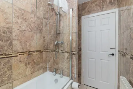 42 oakfield road 18